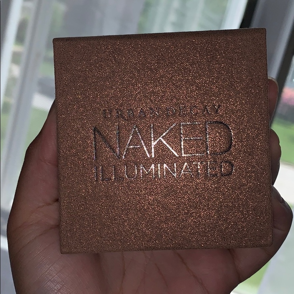 Urban Decay Illuminated highlight- LIT color